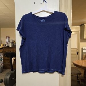 Women's Vineyard Vines blue short sleeve tee size large in great condition